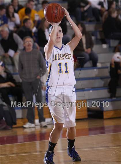Thumbnail 2 in Lockport vs Williamsville North (Section VI Class AA Final) photogallery.