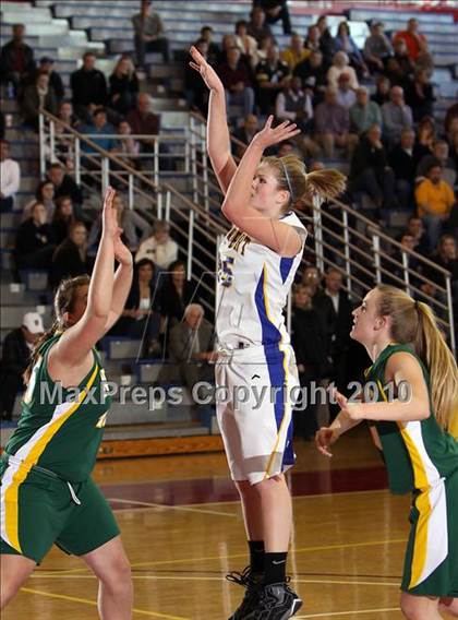 Thumbnail 1 in Lockport vs Williamsville North (Section VI Class AA Final) photogallery.