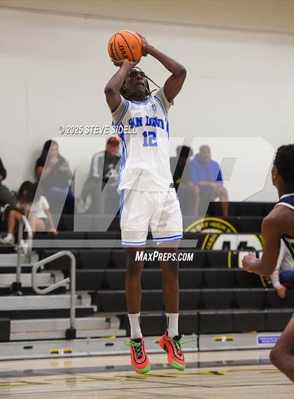 Thumbnail 1 in San Diego vs. San Marcos photogallery.