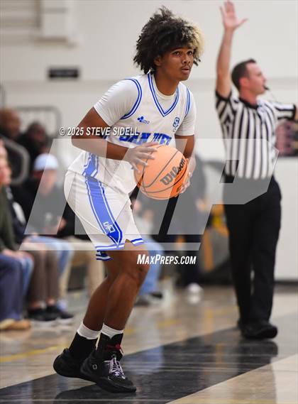 Thumbnail 1 in San Diego vs. San Marcos photogallery.