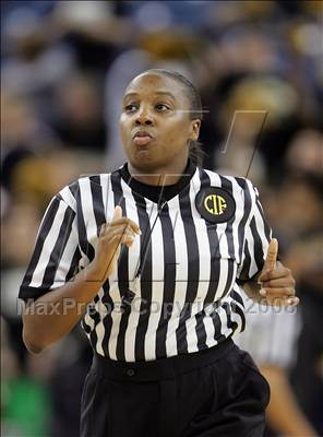 Thumbnail 2 in Mira Costa vs. Archbishop Mitty (CIF State D2 Final) photogallery.