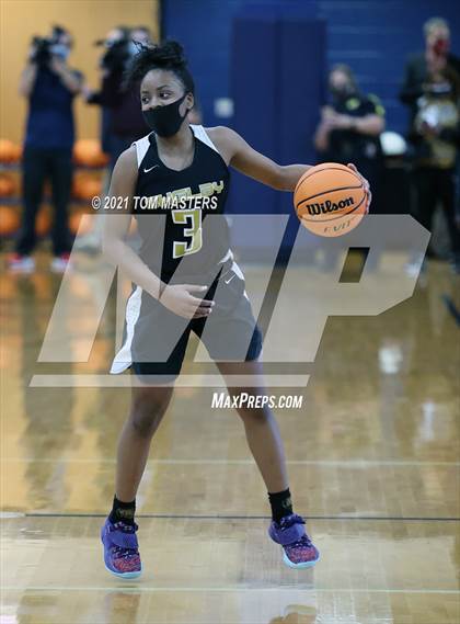 Thumbnail 2 in Shelby vs. Farmville Central (NCHSAA 2A Championship) photogallery.