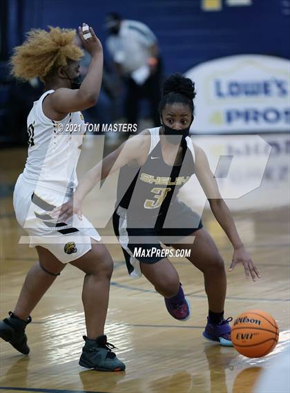 Thumbnail 3 in Shelby vs. Farmville Central (NCHSAA 2A Championship) photogallery.