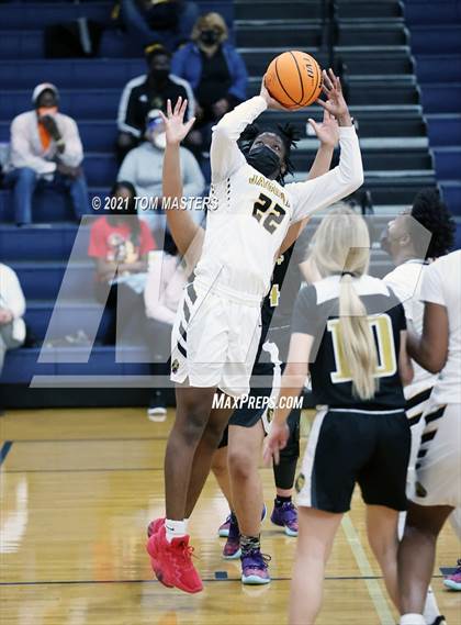 Thumbnail 2 in Shelby vs. Farmville Central (NCHSAA 2A Championship) photogallery.