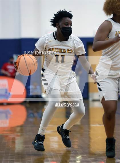 Thumbnail 2 in Shelby vs. Farmville Central (NCHSAA 2A Championship) photogallery.
