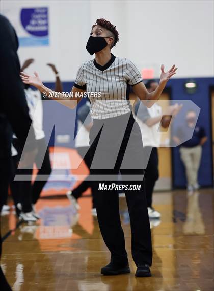 Thumbnail 1 in Shelby vs. Farmville Central (NCHSAA 2A Championship) photogallery.