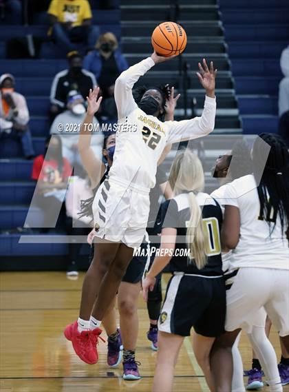 Thumbnail 3 in Shelby vs. Farmville Central (NCHSAA 2A Championship) photogallery.