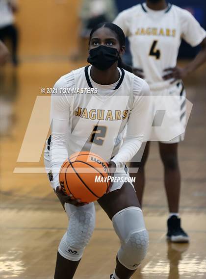 Thumbnail 3 in Shelby vs. Farmville Central (NCHSAA 2A Championship) photogallery.