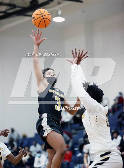 Thumbnail 3 in Shelby vs. Farmville Central (NCHSAA 2A Championship) photogallery.