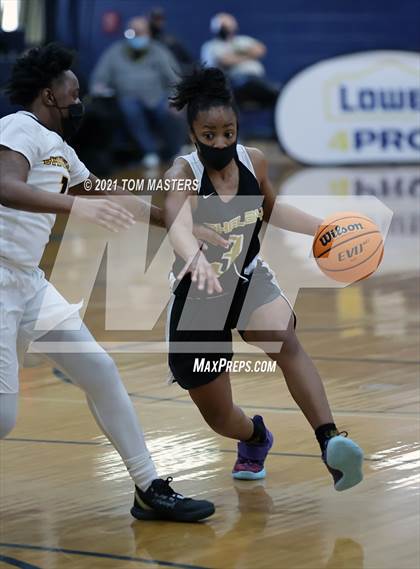 Thumbnail 3 in Shelby vs. Farmville Central (NCHSAA 2A Championship) photogallery.