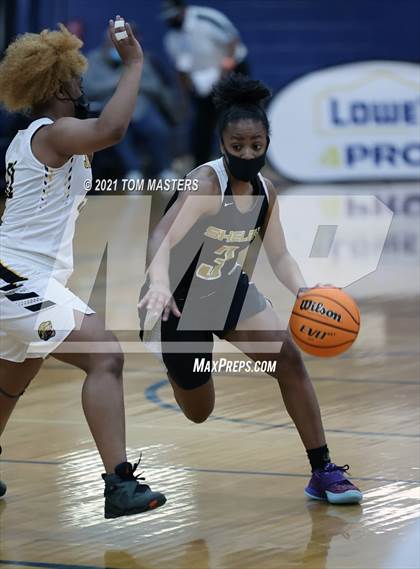 Thumbnail 2 in Shelby vs. Farmville Central (NCHSAA 2A Championship) photogallery.