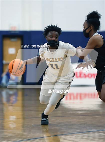 Thumbnail 1 in Shelby vs. Farmville Central (NCHSAA 2A Championship) photogallery.