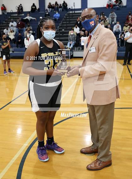 Thumbnail 3 in Shelby vs. Farmville Central (NCHSAA 2A Championship) photogallery.
