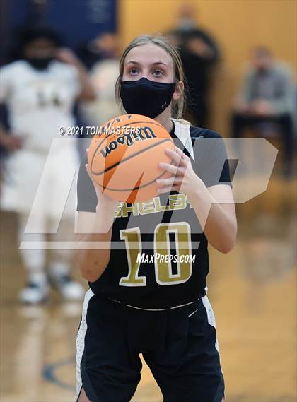 Thumbnail 2 in Shelby vs. Farmville Central (NCHSAA 2A Championship) photogallery.