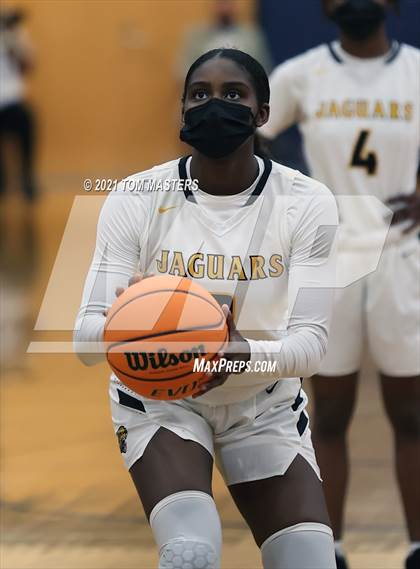 Thumbnail 1 in Shelby vs. Farmville Central (NCHSAA 2A Championship) photogallery.