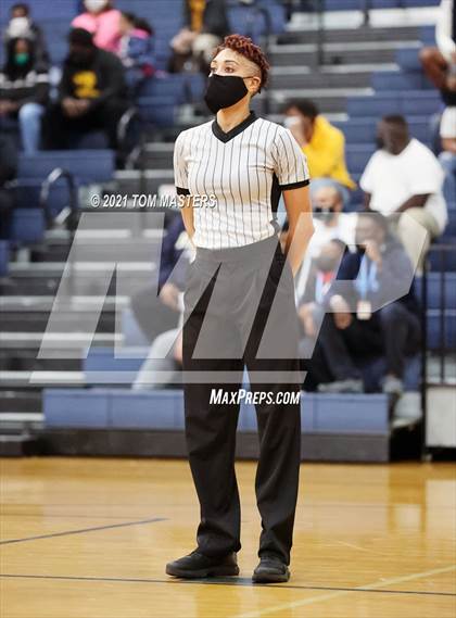 Thumbnail 3 in Shelby vs. Farmville Central (NCHSAA 2A Championship) photogallery.