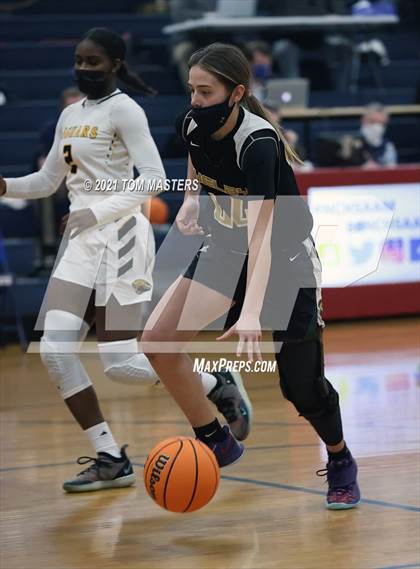 Thumbnail 3 in Shelby vs. Farmville Central (NCHSAA 2A Championship) photogallery.
