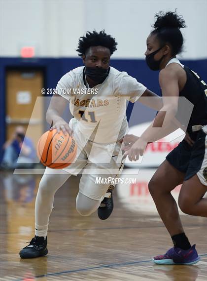 Thumbnail 3 in Shelby vs. Farmville Central (NCHSAA 2A Championship) photogallery.