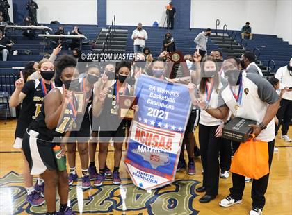 Thumbnail 2 in Shelby vs. Farmville Central (NCHSAA 2A Championship) photogallery.
