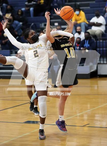 Thumbnail 1 in Shelby vs. Farmville Central (NCHSAA 2A Championship) photogallery.