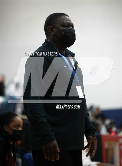 Thumbnail 1 in Shelby vs. Farmville Central (NCHSAA 2A Championship) photogallery.