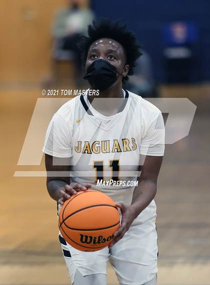 Thumbnail 2 in Shelby vs. Farmville Central (NCHSAA 2A Championship) photogallery.