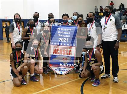 Thumbnail 2 in Shelby vs. Farmville Central (NCHSAA 2A Championship) photogallery.