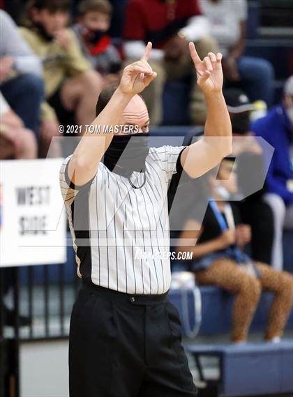 Thumbnail 3 in Shelby vs. Farmville Central (NCHSAA 2A Championship) photogallery.