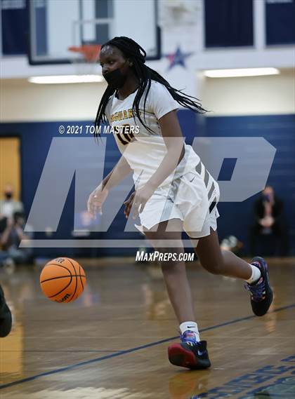 Thumbnail 3 in Shelby vs. Farmville Central (NCHSAA 2A Championship) photogallery.