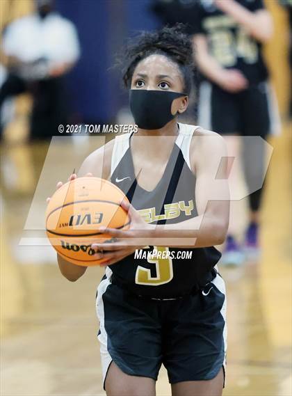 Thumbnail 3 in Shelby vs. Farmville Central (NCHSAA 2A Championship) photogallery.