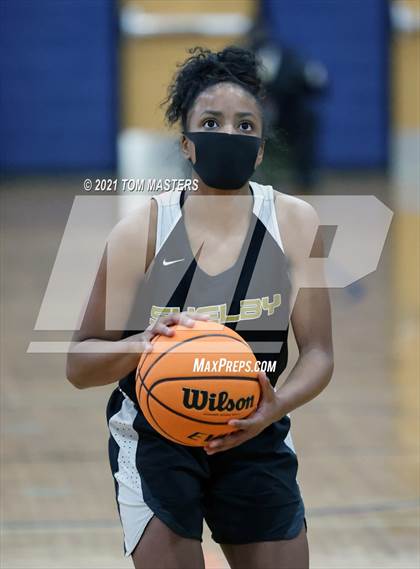 Thumbnail 1 in Shelby vs. Farmville Central (NCHSAA 2A Championship) photogallery.