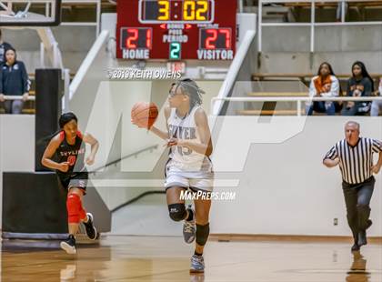 Thumbnail 1 in Guyer vs. Skyline (UIL 6A Regional Quarterfinals Playoff) photogallery.
