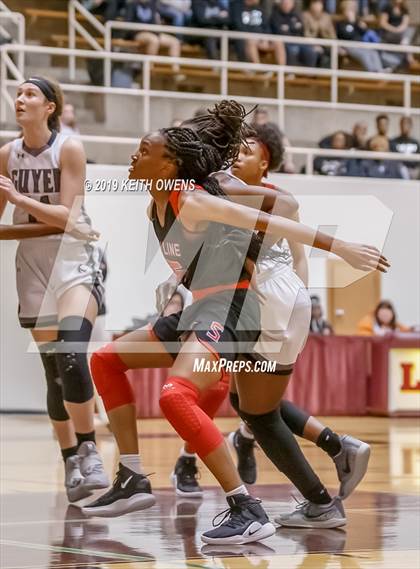 Thumbnail 3 in Guyer vs. Skyline (UIL 6A Regional Quarterfinals Playoff) photogallery.