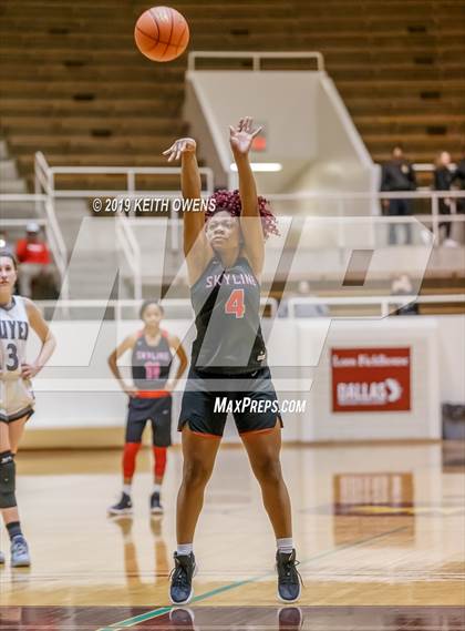 Thumbnail 2 in Guyer vs. Skyline (UIL 6A Regional Quarterfinals Playoff) photogallery.