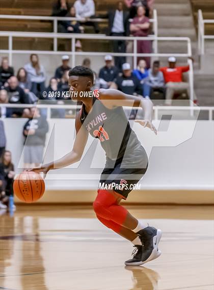 Thumbnail 3 in Guyer vs. Skyline (UIL 6A Regional Quarterfinals Playoff) photogallery.