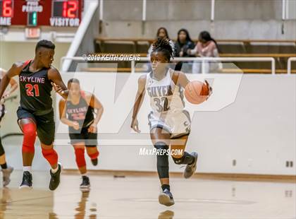 Thumbnail 2 in Guyer vs. Skyline (UIL 6A Regional Quarterfinals Playoff) photogallery.