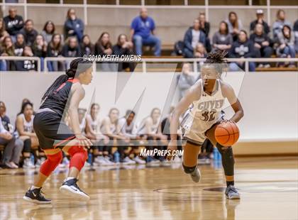 Thumbnail 3 in Guyer vs. Skyline (UIL 6A Regional Quarterfinals Playoff) photogallery.