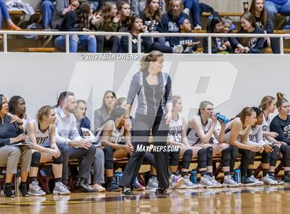 Thumbnail 2 in Guyer vs. Skyline (UIL 6A Regional Quarterfinals Playoff) photogallery.