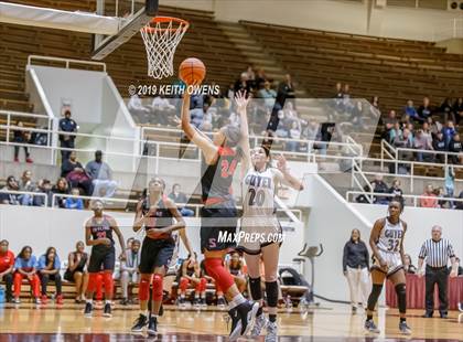 Thumbnail 2 in Guyer vs. Skyline (UIL 6A Regional Quarterfinals Playoff) photogallery.