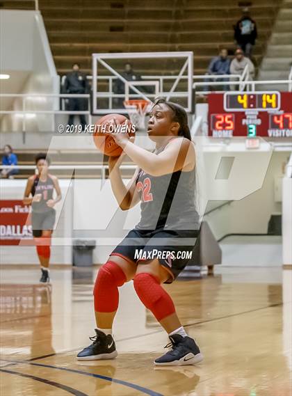 Thumbnail 3 in Guyer vs. Skyline (UIL 6A Regional Quarterfinals Playoff) photogallery.