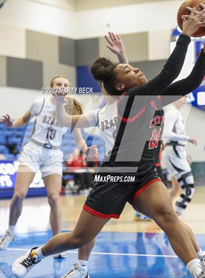 Thumbnail 2 in Central vs Ozark (Bill Rowe's Queen City Showcase) photogallery.