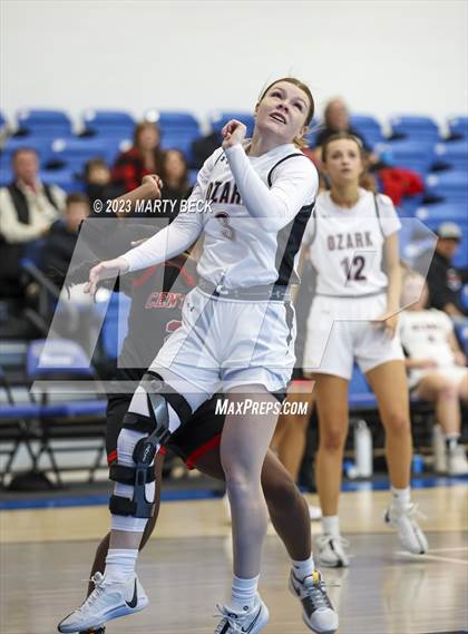 Thumbnail 2 in Central vs Ozark (Bill Rowe's Queen City Showcase) photogallery.