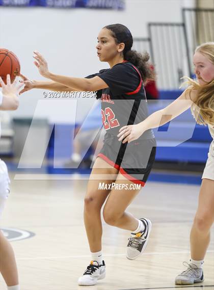 Thumbnail 2 in Central vs Ozark (Bill Rowe's Queen City Showcase) photogallery.