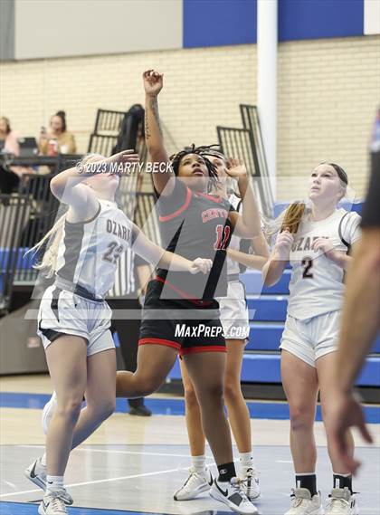 Thumbnail 1 in Central vs Ozark (Bill Rowe's Queen City Showcase) photogallery.