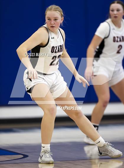 Thumbnail 3 in Central vs Ozark (Bill Rowe's Queen City Showcase) photogallery.