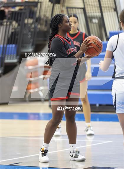 Thumbnail 3 in Central vs Ozark (Bill Rowe's Queen City Showcase) photogallery.