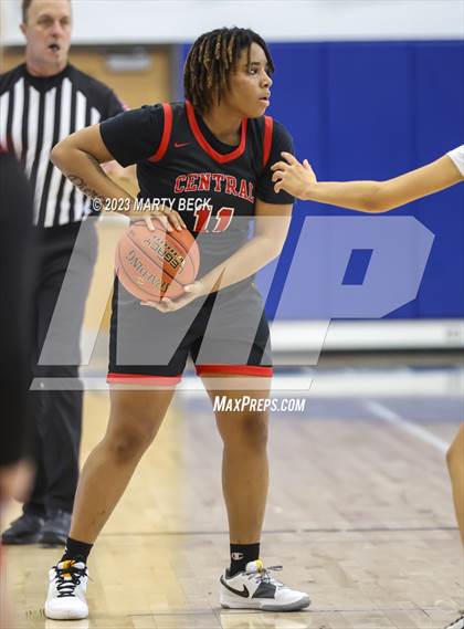 Thumbnail 1 in Central vs Ozark (Bill Rowe's Queen City Showcase) photogallery.
