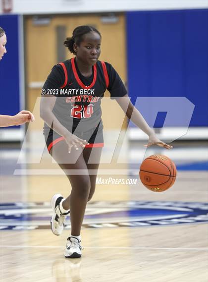 Thumbnail 2 in Central vs Ozark (Bill Rowe's Queen City Showcase) photogallery.