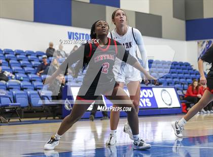 Thumbnail 2 in Central vs Ozark (Bill Rowe's Queen City Showcase) photogallery.