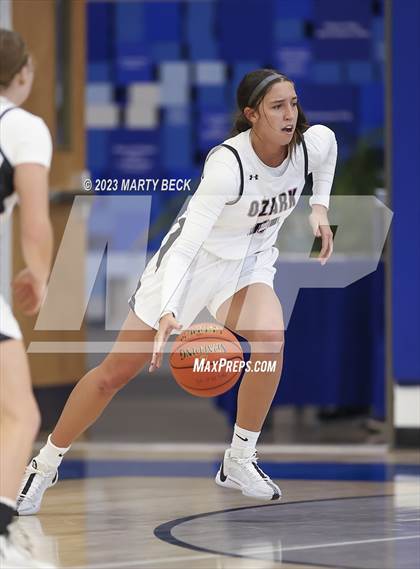 Thumbnail 1 in Central vs Ozark (Bill Rowe's Queen City Showcase) photogallery.
